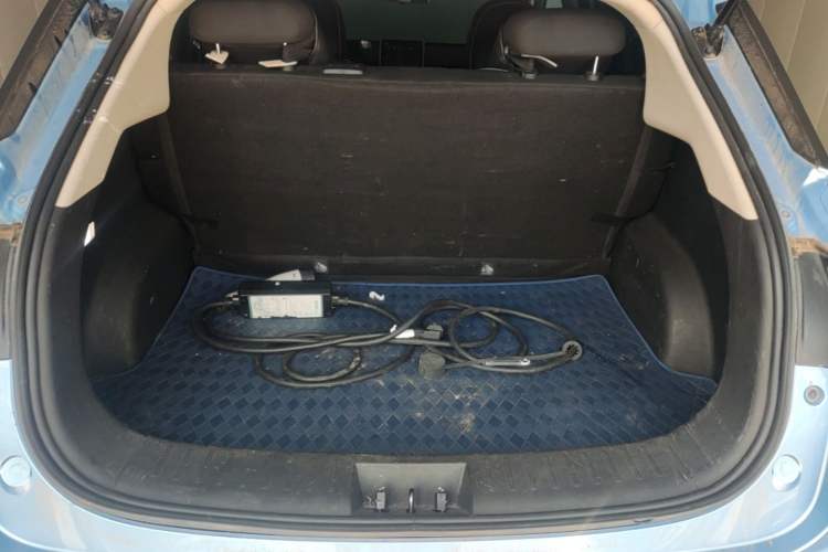 Used NETA V 2021 Standard Range Entertainment Version – Upgraded Model Trunk