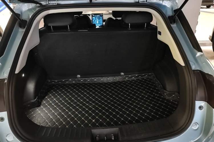 Used NETA V 2021 Long-Range Entertainment Edition Upgrade Model Trunk