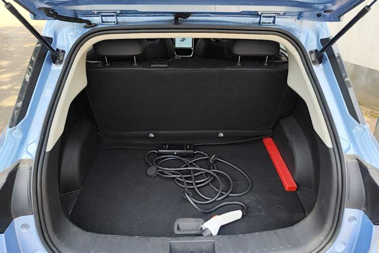 Used NETA V 2021 Long-Range Entertainment Edition Upgrade Model Trunk