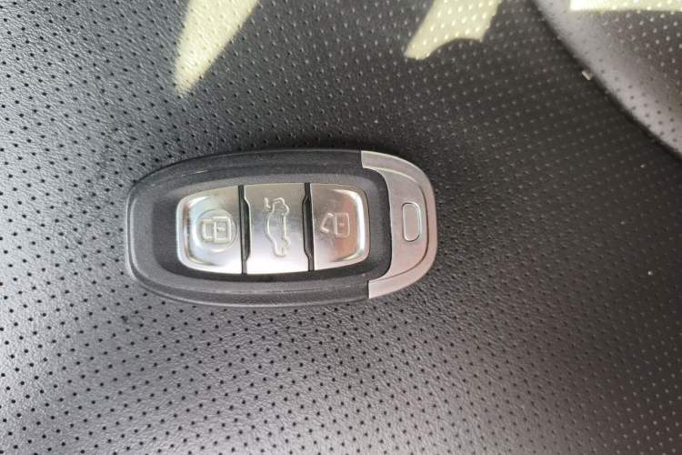 Used NETA V 2021 Long-Range Entertainment Edition Vehicle Key