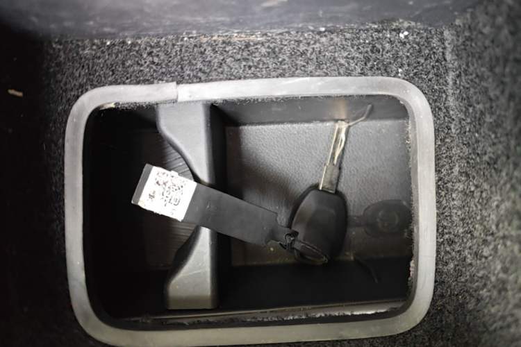 Used NETA V 2021 Long-Range Entertainment Edition Upgrade Model Vehicle Key