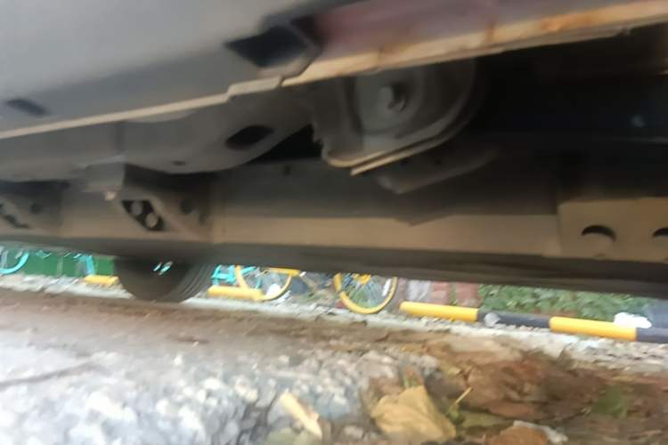 Used NETA V 2021 Long-Range Entertainment Edition Upgrade Model Chassis Rear Left