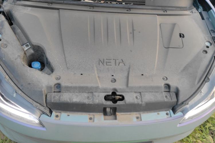 Used NETA V 2021 Long-Range Entertainment Edition Upgrade Model Engine Bay