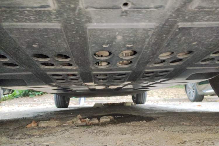 Used NETA V 2021 Standard Range Entertainment Version – Upgraded Model Chassis Front