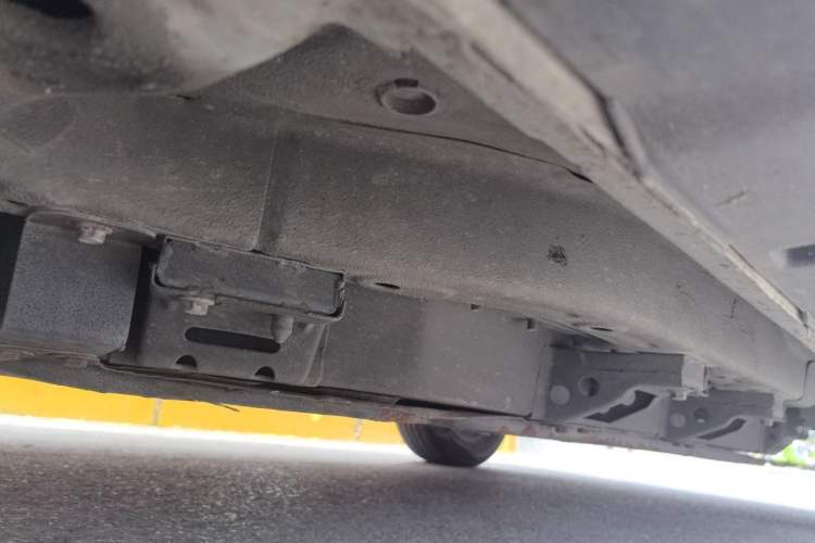 Used NETA V 2021 Long-Range Entertainment Edition Upgrade Model Chassis Front Left