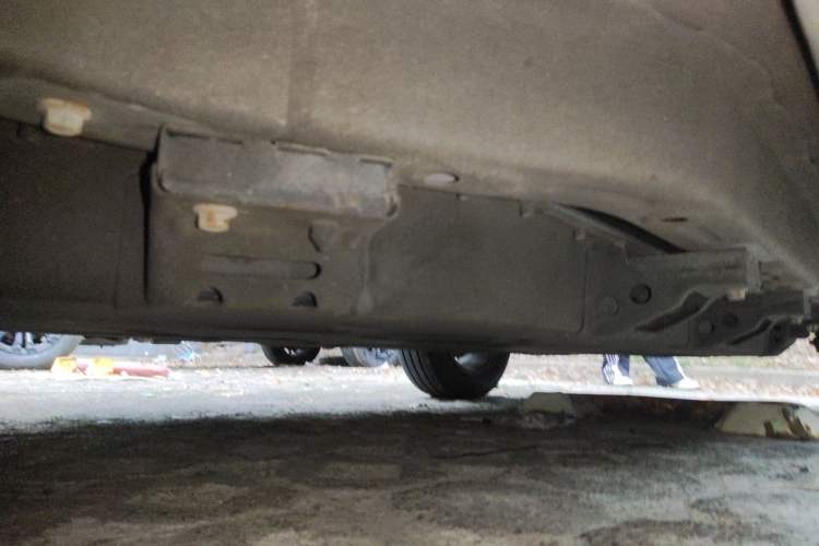 Used NETA V 2021 Standard Range Entertainment Version – Upgraded Model Chassis Front Left