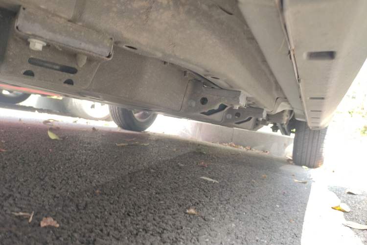 Used NETA V 2021 Standard Range Entertainment Version – Upgraded Model Chassis Front Left