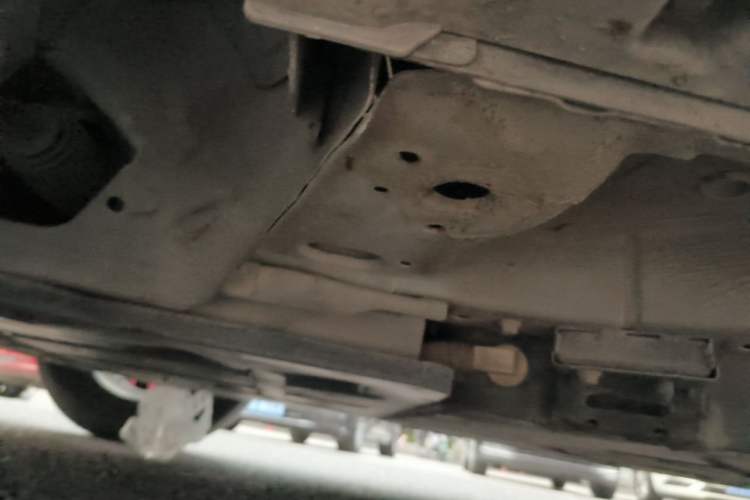 Used NETA V 2021 Long-Range Entertainment Edition Upgrade Model Chassis Front Left