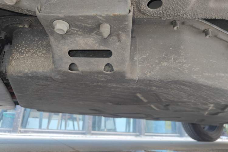 Used NETA V 2021 Standard Range Entertainment Version – Upgraded Model Chassis Front Left