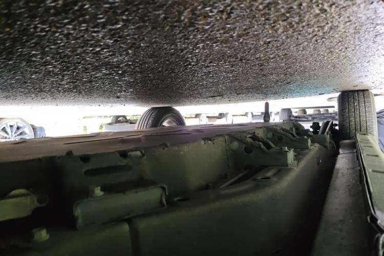 Used NETA V 2021 Long-Range Entertainment Edition Upgrade Model Chassis Front Right