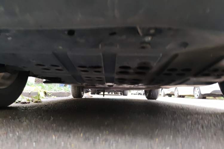 Used NETA V 2021 Long-Range Entertainment Edition Upgrade Model Chassis Front