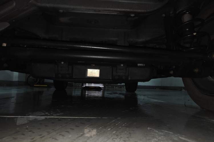 Used NETA V 2021 Long-Range Entertainment Edition Chassis Rear