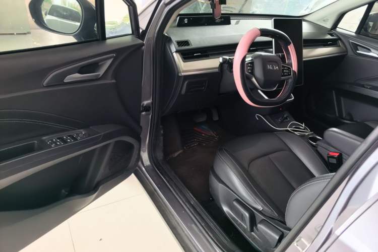 Used NETA V 2021 Long-Range Entertainment Edition Upgrade Model Driver Seat