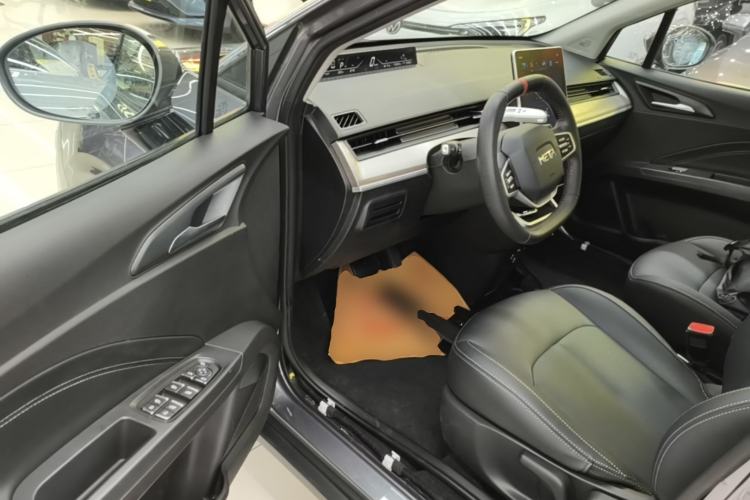 Used NETA V 2021 Long-Range Entertainment Edition Upgrade Model Driver Seat