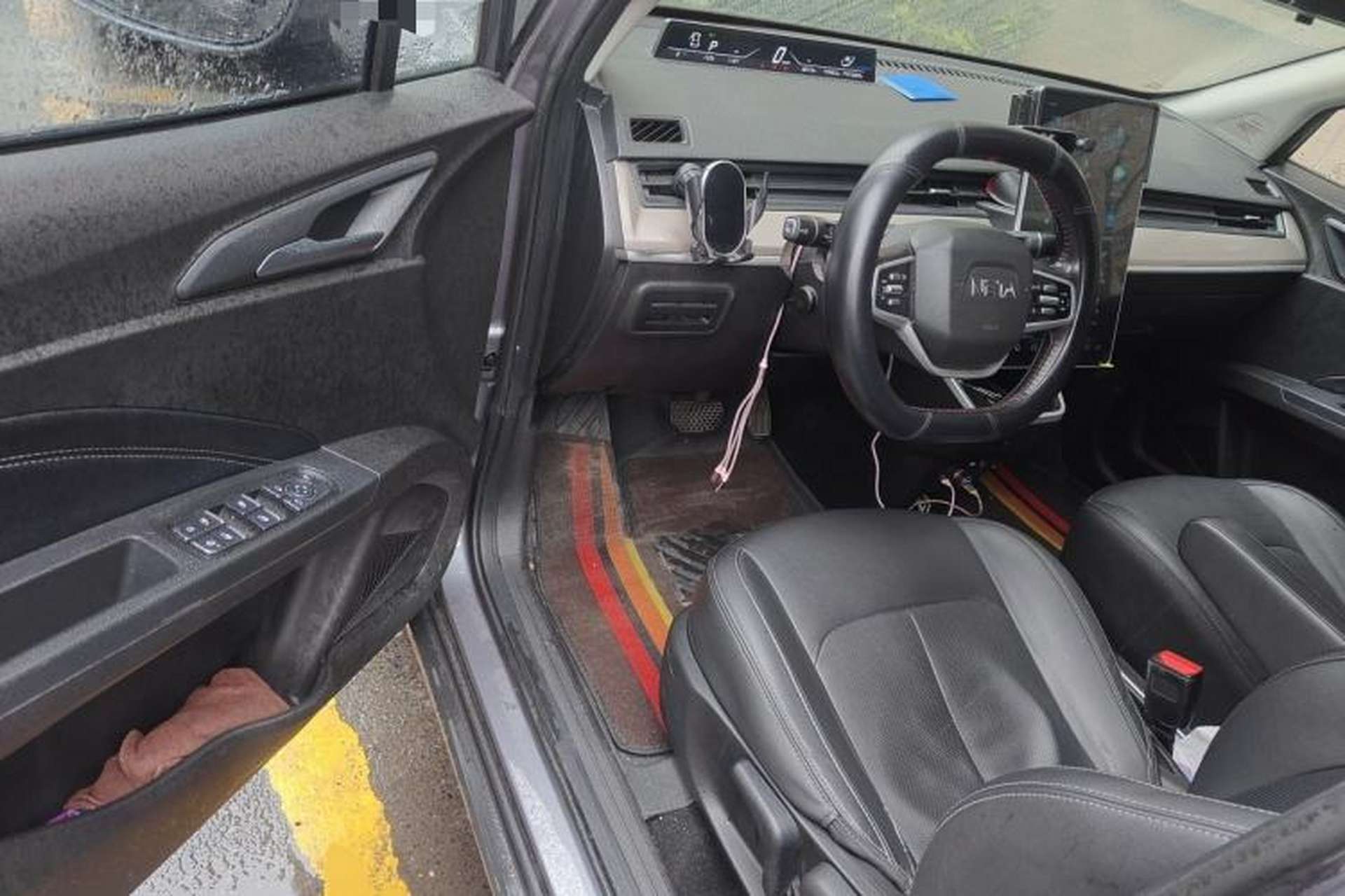 Used NETA V 2021 Long-Range Entertainment Edition Upgrade Model Driver Seat