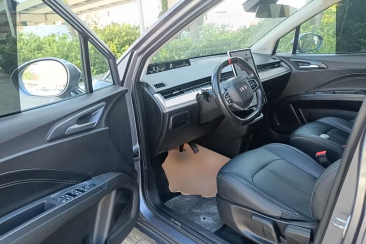 Used NETA V 2021 Long-Range Entertainment Edition Driver Seat