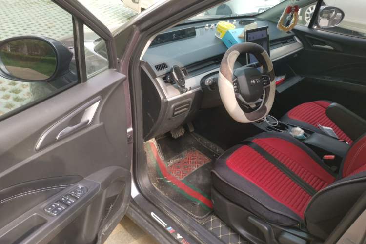 Used NETA V 2021 Long-Range Entertainment Edition Upgrade Model Driver Seat