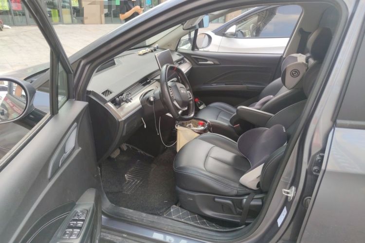 Used NETA V 2021 Long-Range Entertainment Edition Driver Seat