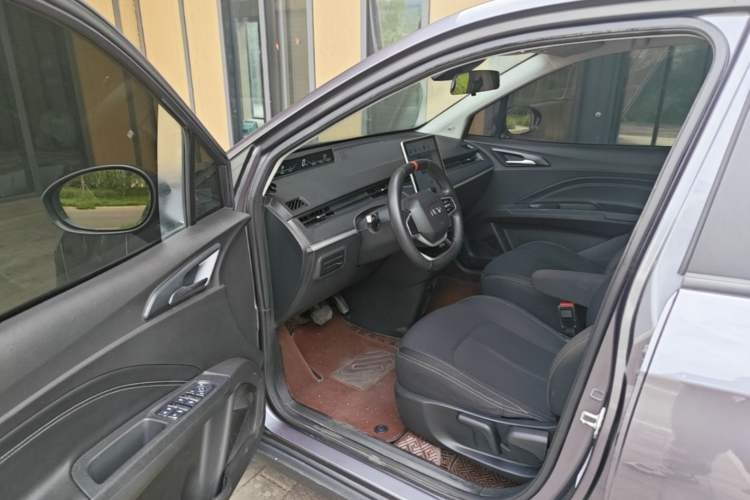 Used NETA V 2021 Standard Range Entertainment Version – Upgraded Model Driver Seat