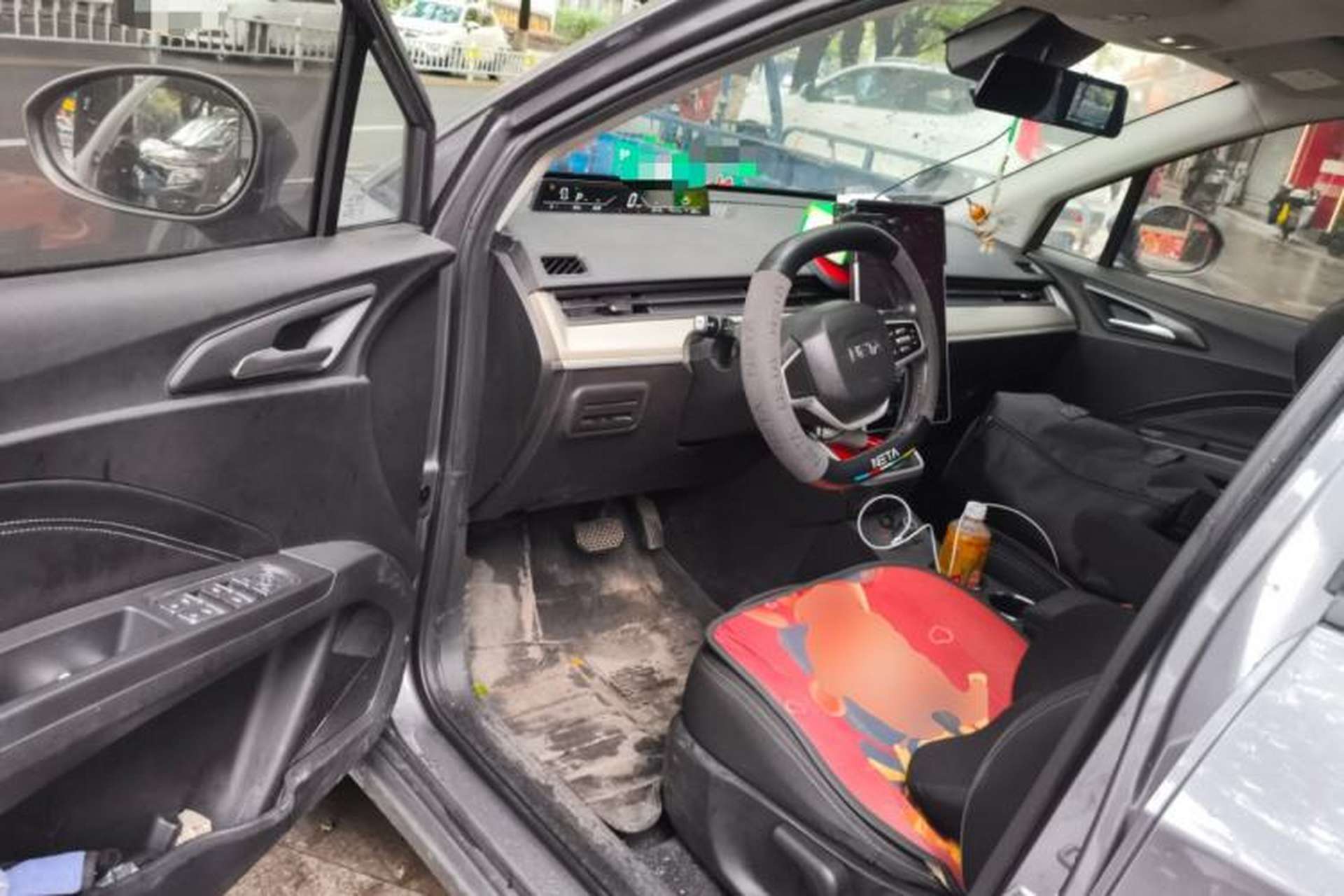 Used NETA V 2021 Standard Range Entertainment Version – Upgraded Model Driver Seat
