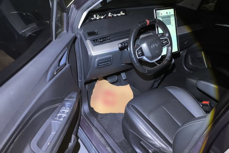 Used NETA V 2021 Long-Range Entertainment Edition Upgrade Model Driver Seat