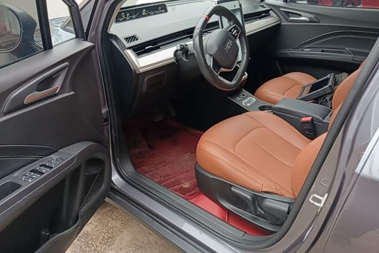 Used NETA V 2021 Standard Range Entertainment Version – Upgraded Model Driver Seat