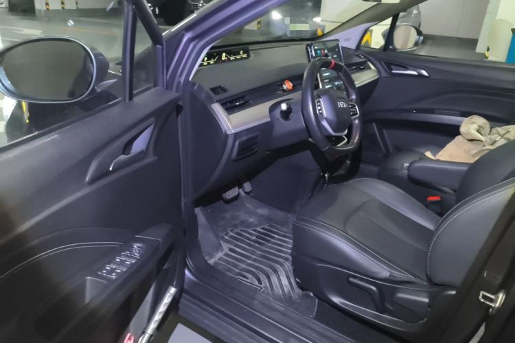 Used NETA V 2021 Long-Range Entertainment Edition Upgrade Model Driver Seat