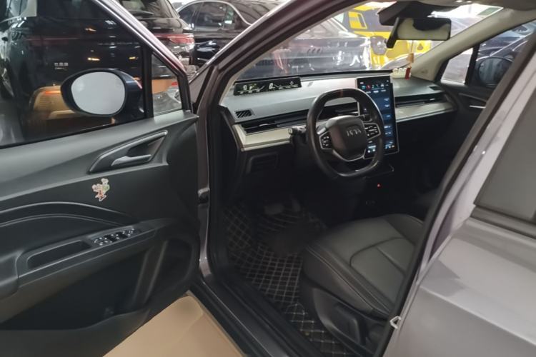 Used NETA V 2021 Long-Range Entertainment Edition Driver Seat