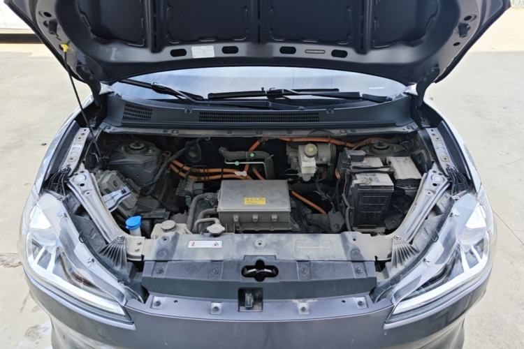 Used NETA V 2021 Long-Range Entertainment Edition Upgrade Model Engine Bay