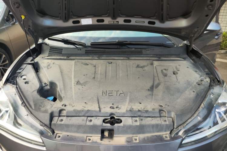 Used NETA V 2021 Long-Range Entertainment Edition Upgrade Model Engine Bay