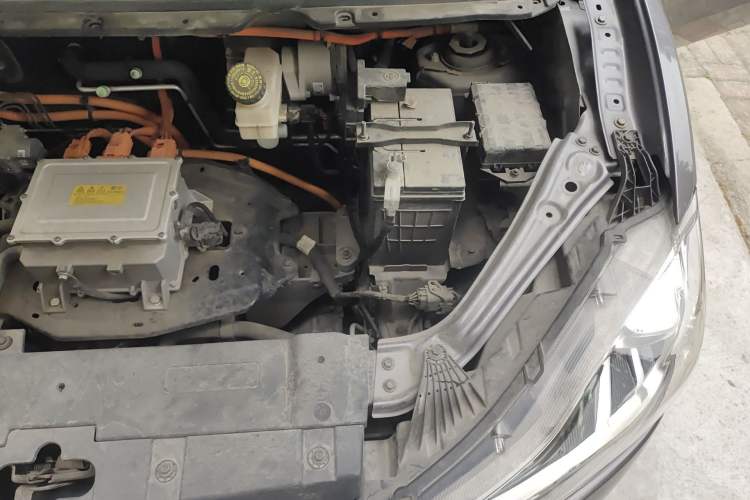 Used NETA V 2021 Standard Range Entertainment Edition Engine Bay Left