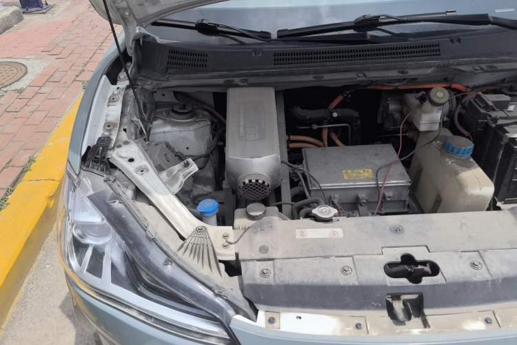 Used NETA V 2021 Long-Range Entertainment Edition Upgrade Model Engine Bay Right