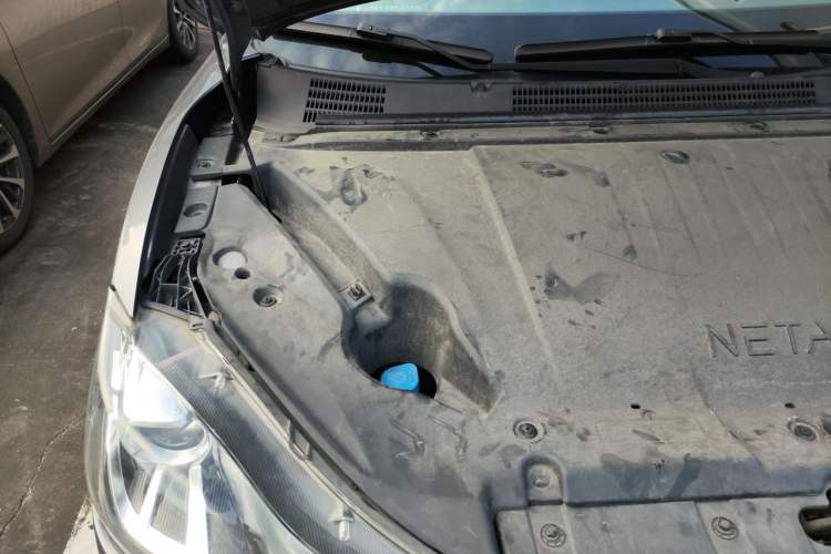 Used NETA V 2021 Long-Range Entertainment Edition Upgrade Model Engine Bay Right