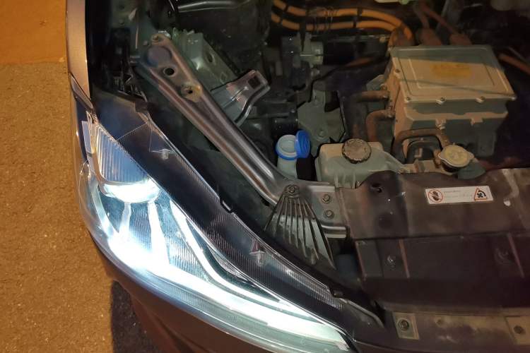 Used NETA V 2021 Standard Range Entertainment Edition Engine Bay Right