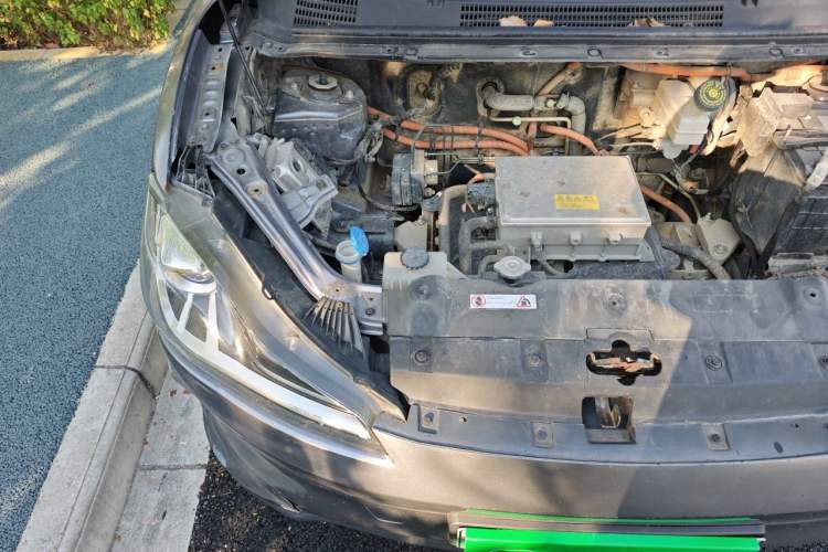 Used NETA V 2021 Long-Range Entertainment Edition Engine Bay Right