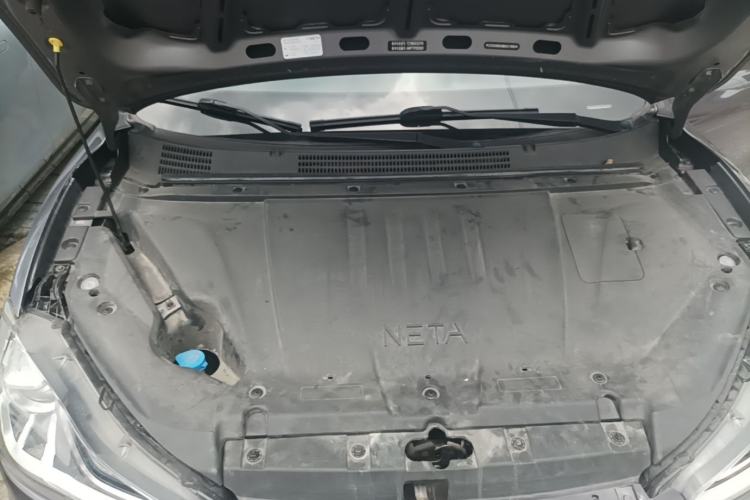 Used NETA V 2021 Standard Range Version Engine Bay