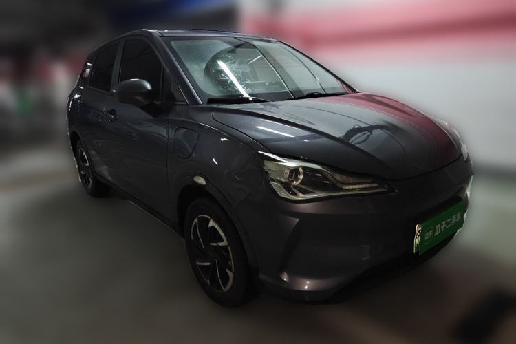 Used NETA V 2021 Long-Range Entertainment Edition Front Right 45 Deg