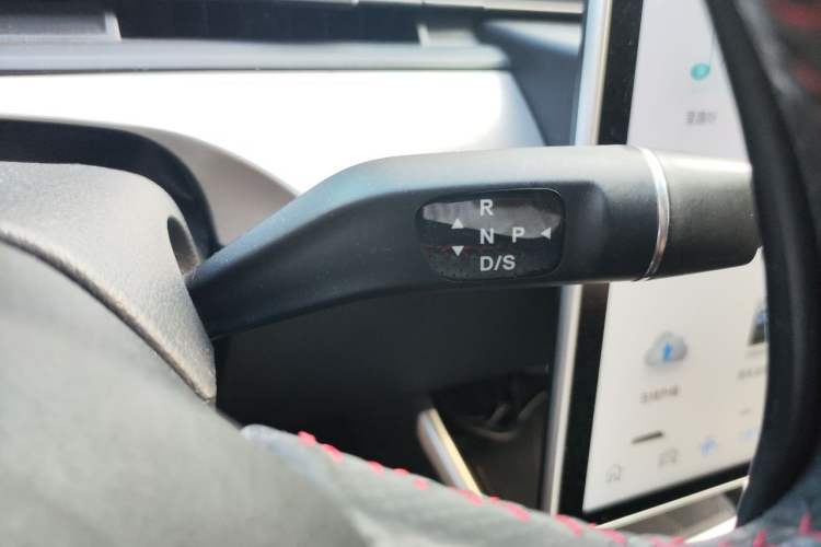 Used NETA V 2021 Long-Range Entertainment Edition Upgrade Model Gear Lever