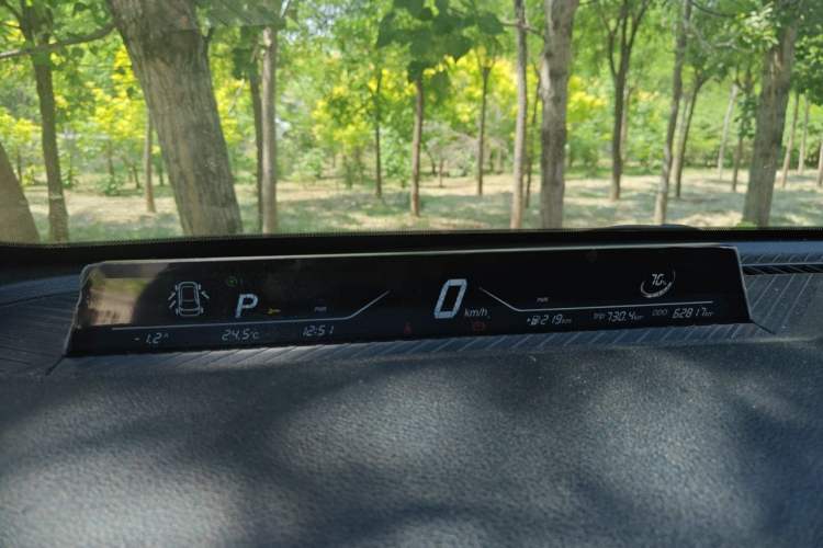 Used NETA V 2021 Standard Range Entertainment Version – Upgraded Model Instrument Cluster