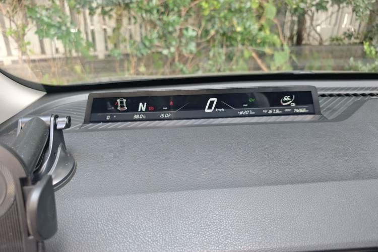 Used NETA V 2021 Standard Range Entertainment Edition Instrument Cluster