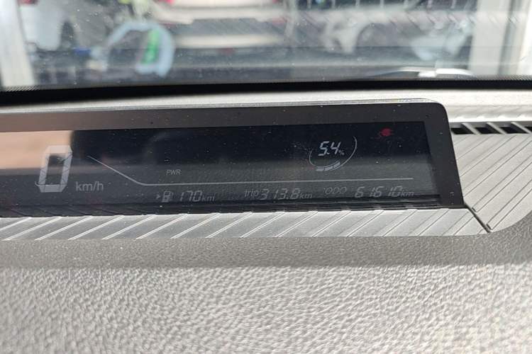 Used NETA V 2021 Standard Range Entertainment Version – Upgraded Model Instrument Cluster