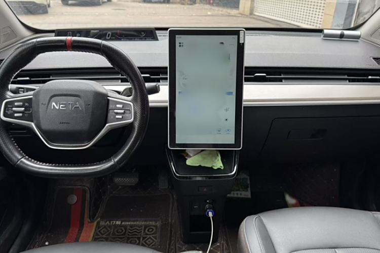 Used NETA V 2021 Long-Range Entertainment Edition Upgrade Model Interior 1