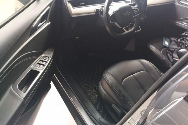 Used NETA V 2021 Standard Range Entertainment Version – Upgraded Model Interior 3