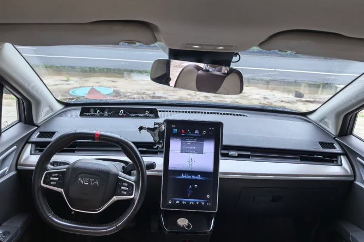Used NETA V 2021 Long-Range Entertainment Edition Upgrade Model Interior 4