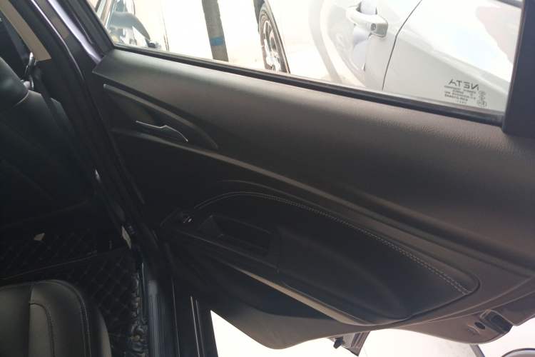 Used NETA V 2021 Standard Range Entertainment Version – Upgraded Model Interior 6