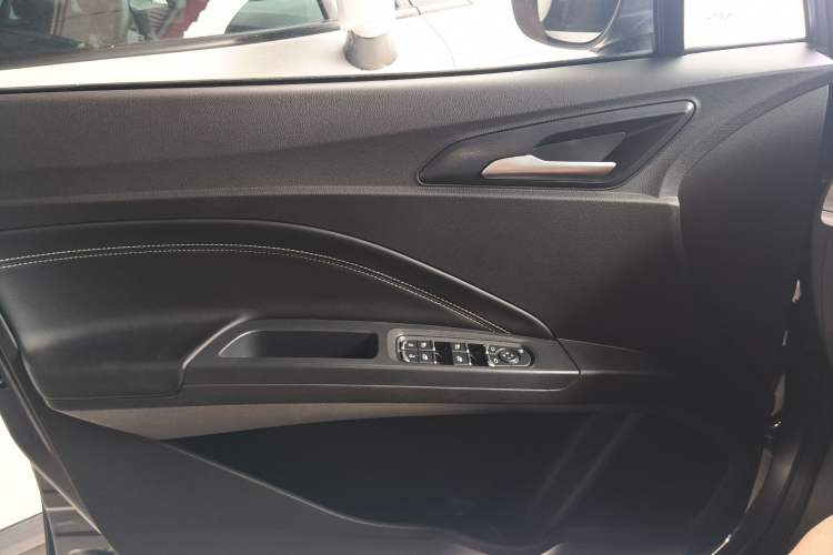 Used NETA V 2021 Standard Range Entertainment Version – Upgraded Model Interior 7