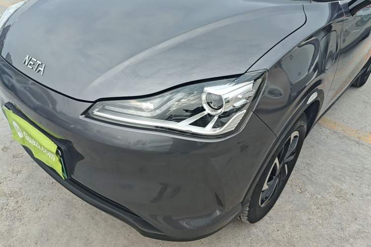 Used NETA V 2021 Long-Range Entertainment Edition Upgrade Model Left Front Headlight