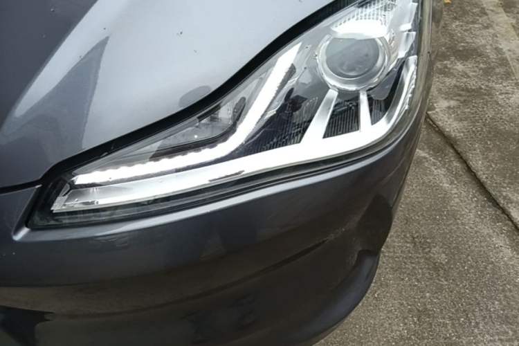 Used NETA V 2021 Standard Range Version Left Front Headlight