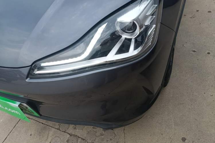 Used NETA V 2021 Long-Range Entertainment Edition Left Front Headlight