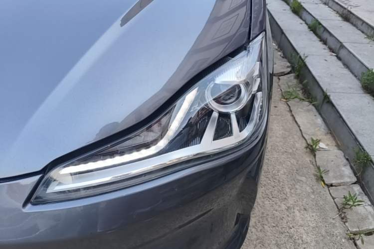 Used NETA V 2021 Standard Range Entertainment Edition Left Front Headlight